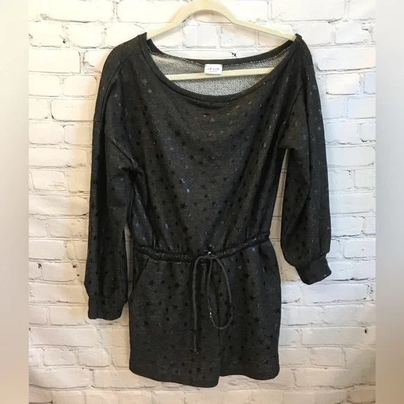 Lelis Long Sleeve Black Stars One Shoulder Romper size Medium - Picture 4 of 7